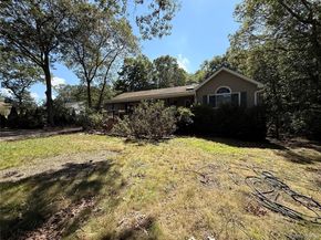 14 Clearview Avenue, Selden NY 11784