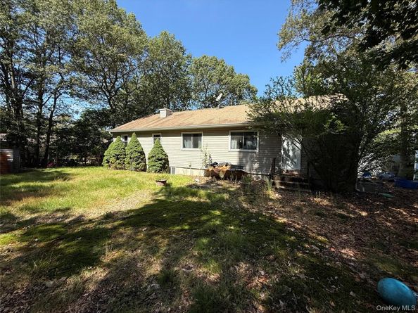 14 Clearview Avenue, Selden NY 11784