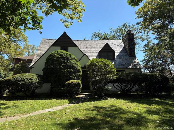 53-34 Browvale Lane, Little Neck NY 11362