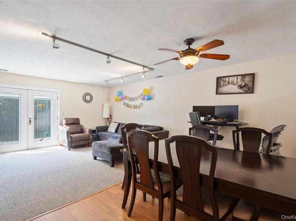 37 Stratford Green, Farmingdale NY 11735
