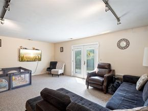 37 Stratford Green, Farmingdale NY 11735