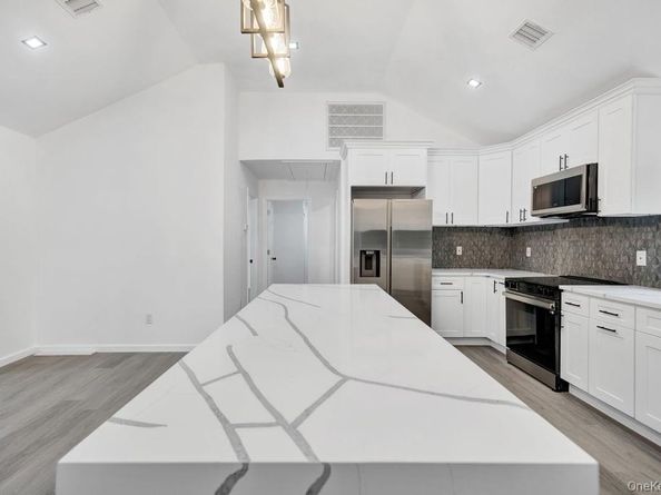 7 Weinmann Boulevard, Melville NY 11747
