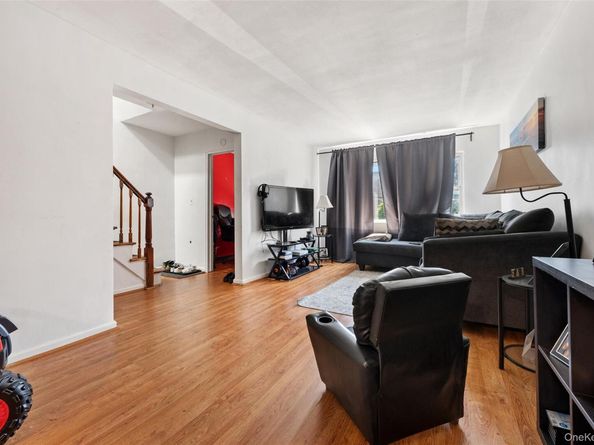 959 E 220th Street, Bronx NY 10469