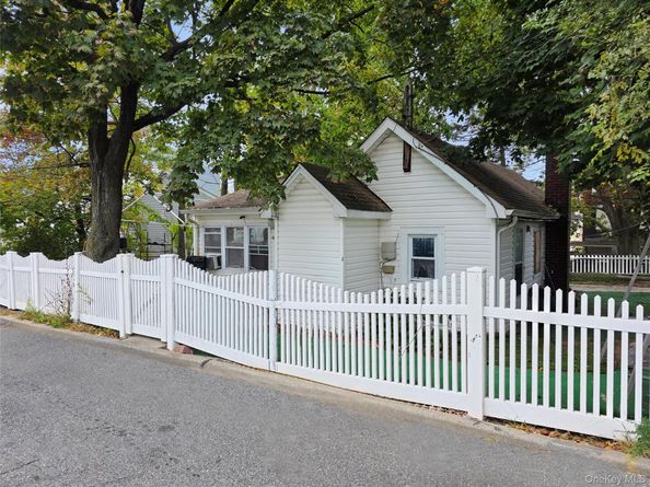 44 Carnegie Avenue, Elmont NY 11003