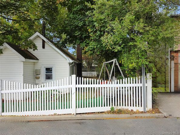 44 Carnegie Avenue, Elmont NY 11003