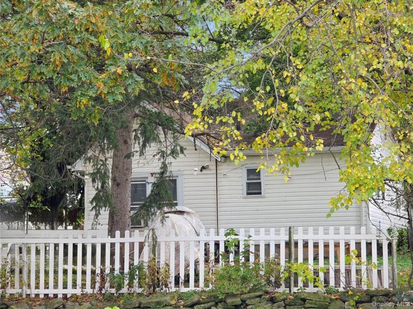 44 Carnegie Avenue, Elmont NY 11003