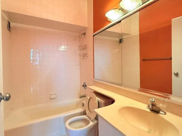 2 Bay Club Drive PHJ, Bayside NY 11360