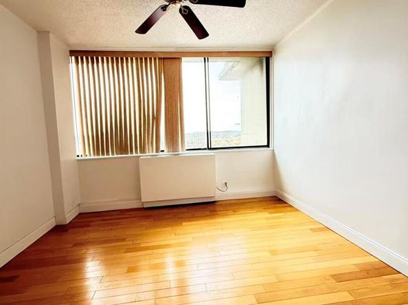 2 Bay Club Drive PHJ, Bayside NY 11360