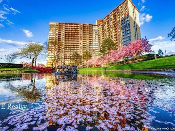 2 Bay Club Drive PHJ, Bayside NY 11360