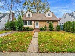 135 Dietz Street, Hempstead NY 11550