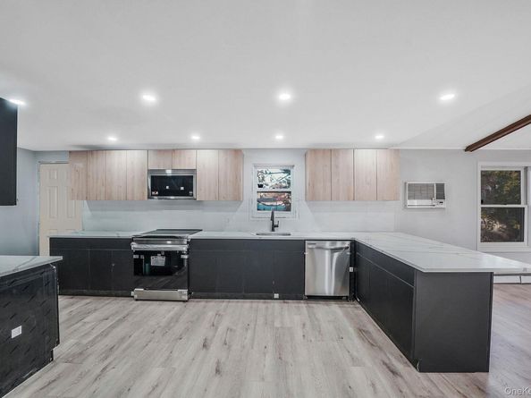 361 Erie Street, Holbrook NY 11741