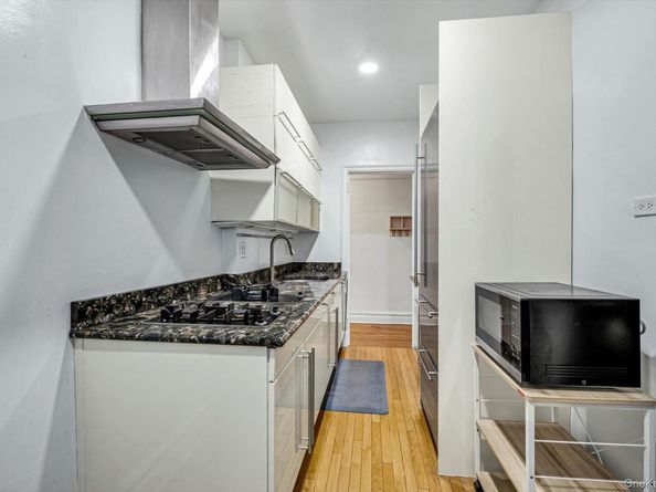 72-34 Austin Street F10, Forest Hills NY 11375