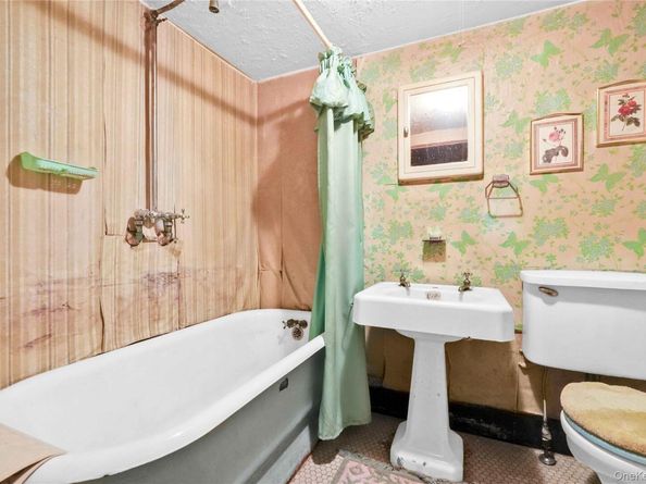 62-63 60th Drive, Maspeth NY 11378