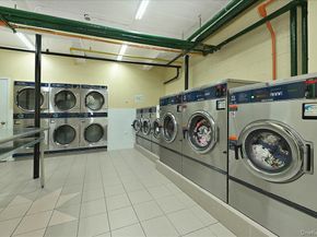 1 Birchwood Court 5H, Mineola NY 11501