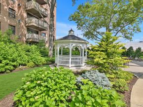 1 Birchwood Court 5H, Mineola NY 11501