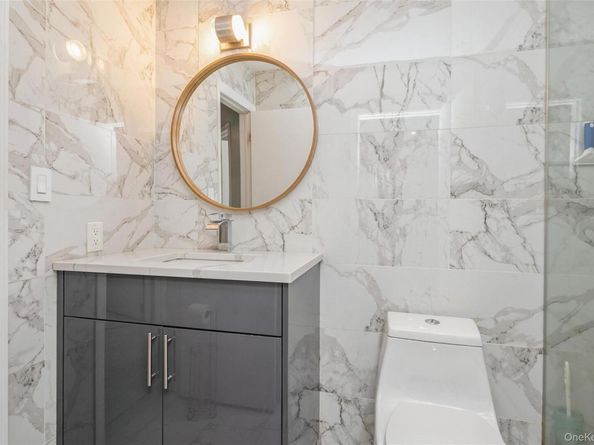 615 Broadway 68, Amityville NY 11701