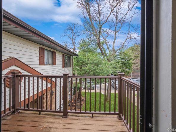 615 Broadway 68, Amityville NY 11701