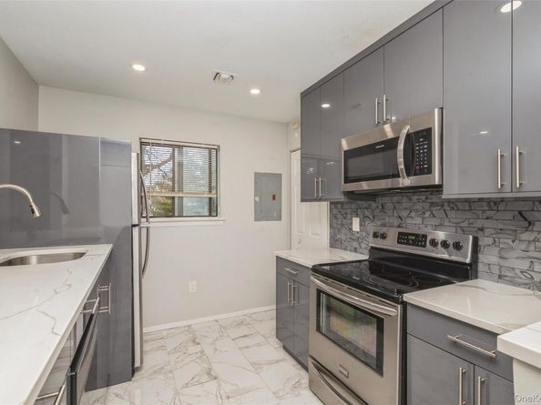 615 Broadway 68, Amityville NY 11701