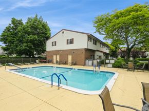 615 Broadway 68, Amityville NY 11701