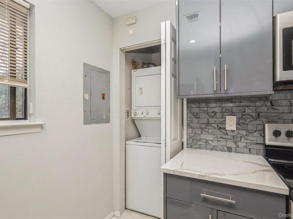 615 Broadway 68, Amityville NY 11701