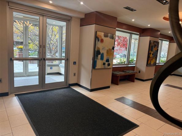 382 Central Park W 16U, New York (Manhattan) NY 10025