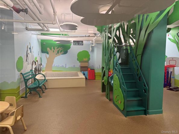 382 Central Park W 16U, New York (Manhattan) NY 10025