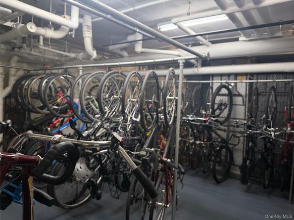 382 Central Park W 16U, New York (Manhattan) NY 10025