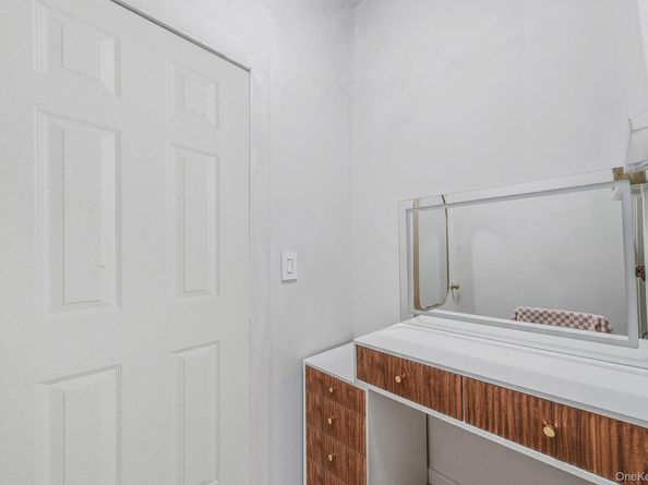 5807 Maspeth Avenue, Maspeth NY 11378