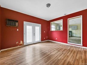 48 E Rogues Path, Huntington Station NY 11746