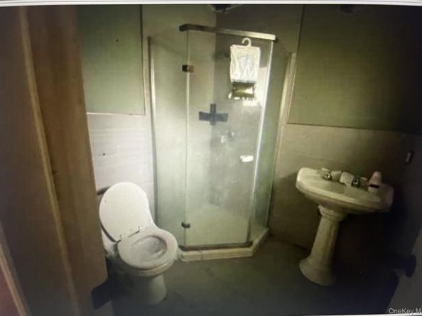 48 E Rogues Path, Huntington Station NY 11746