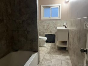 48 E Rogues Path, Huntington Station NY 11746