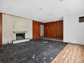 48 E Rogues Path, Huntington Station NY 11746