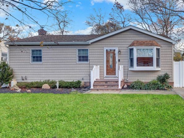 5 Zenith Road, Rocky Point NY 11778