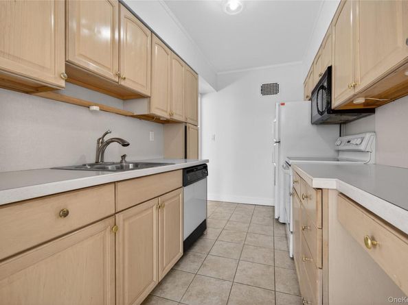 366 Stewart Avenue B1, Garden City NY 11530