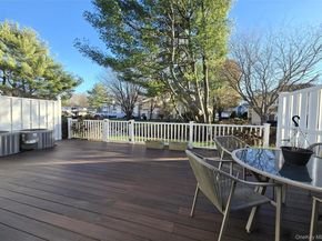 31 Hampshire Court 31, Holbrook NY 11741