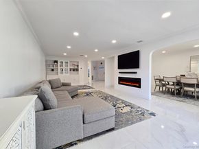 31 Hampshire Court 31, Holbrook NY 11741