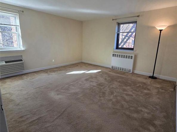 89-40 151 3J, Howard Beach NY 11414