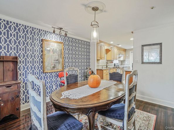 320 Woodland Court, Coram NY 11727