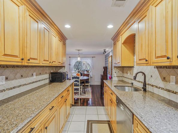 320 Woodland Court, Coram NY 11727