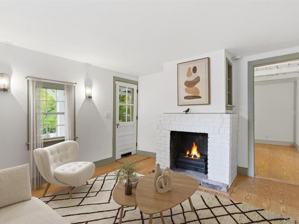 289 E Main Street, Centerport NY 11721