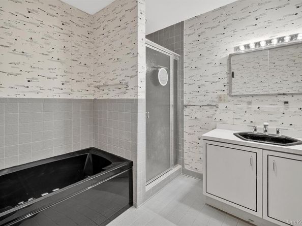 200 California Road 9, Bronxville NY 10708