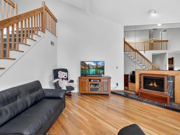 200 California Road 9, Bronxville NY 10708