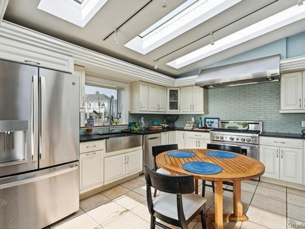 49 S Bay Avenue, Amityville NY 11701