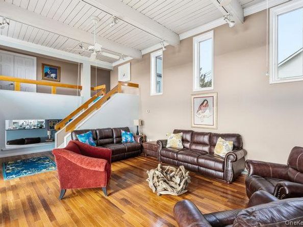 49 S Bay Avenue, Amityville NY 11701