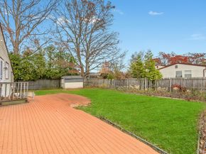 13 W 15th Street, Deer Park NY 11729