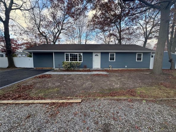 381 Grace Street, Holbrook NY 11741