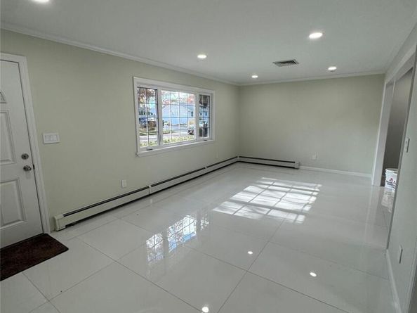 381 Grace Street, Holbrook NY 11741