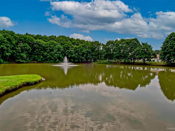 705 Cabot Court W, Saint James NY 11780