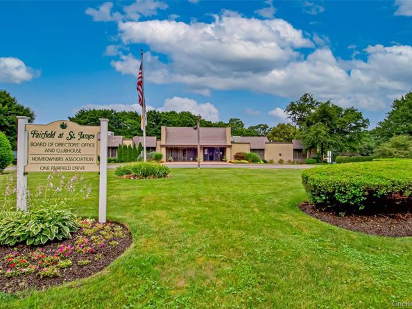 705 Cabot Court W, Saint James NY 11780