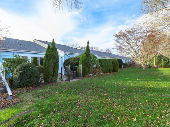 705 Cabot Court W, Saint James NY 11780